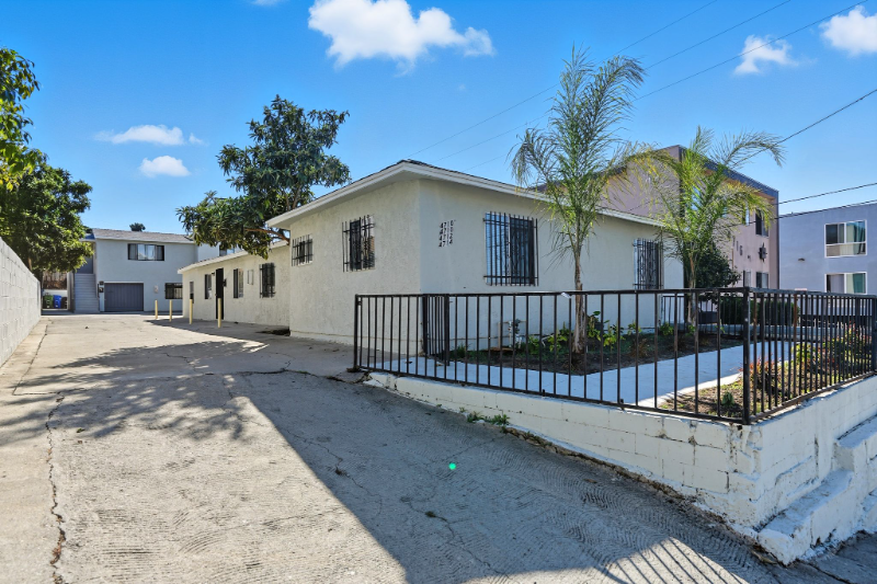 Los Angeles Apartment: 4710 St Elmo