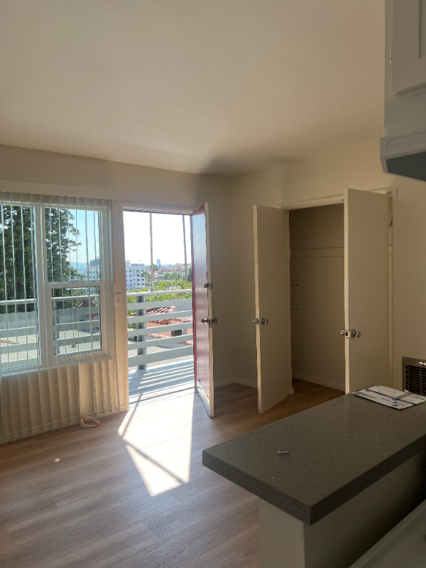 los angeles Apartment: 6214 Holly Mont