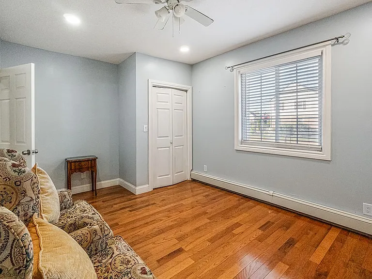 Cambria Heights Multiplex: 116-01 221 st