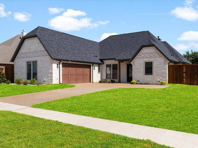 Arlington House: 8101 Oak Hollow Dr