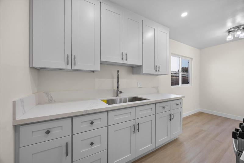 Long beach Multiplex: 3539 Delta Ave