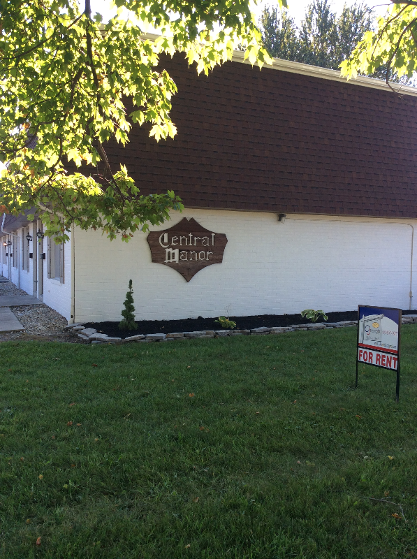 Findlay Multiplex: 615 Central Ave