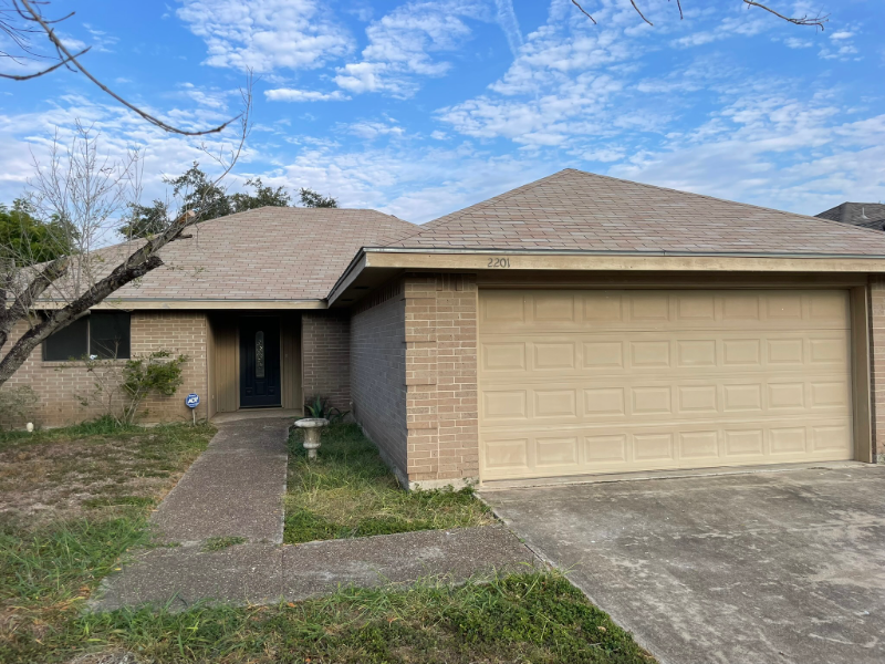 EDINBURG House: 2201 Pin Oak Rd