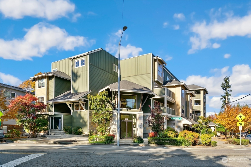 Seattle Condo: 3150 W Government Way