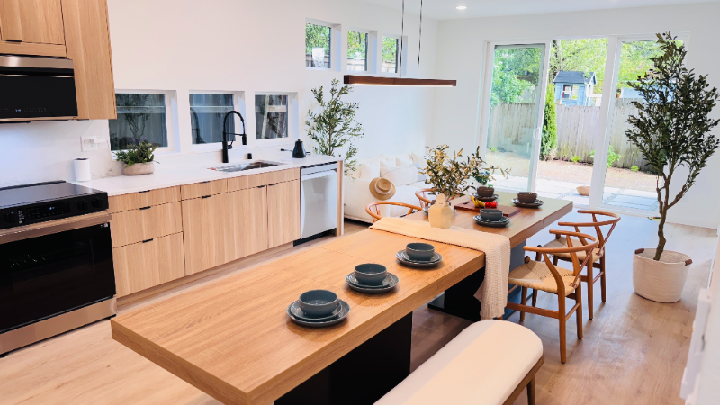 Seattle House: 11330 12th Ave NE