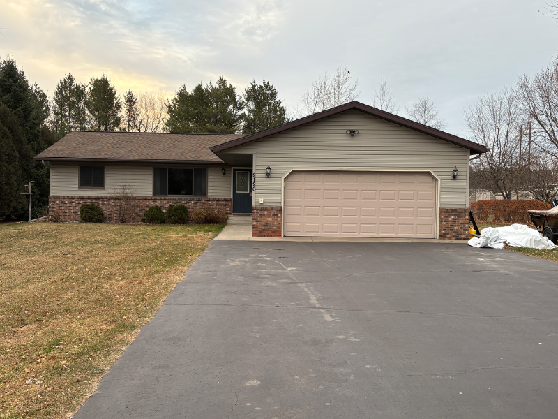 Mosinee House: 2120 Walker Rd