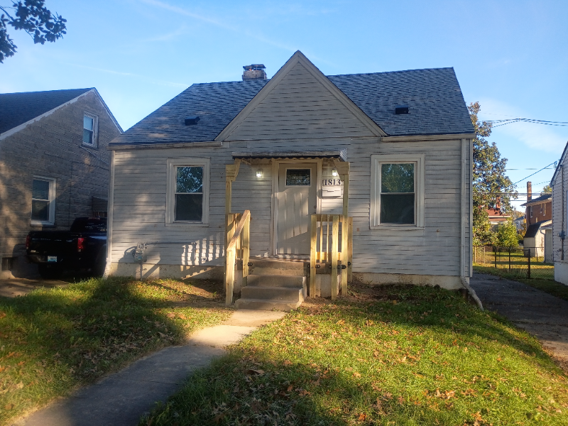 Louisville House: 3502 River Park Ave