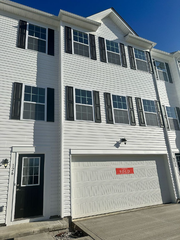 Reynoldsburg Townhome: 126 Weeping Willow Dr