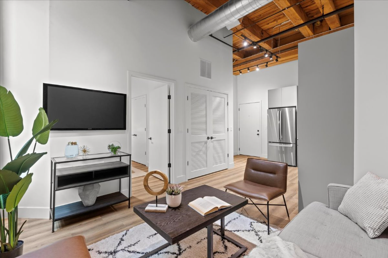 chicago Condo: 150 west Ohio