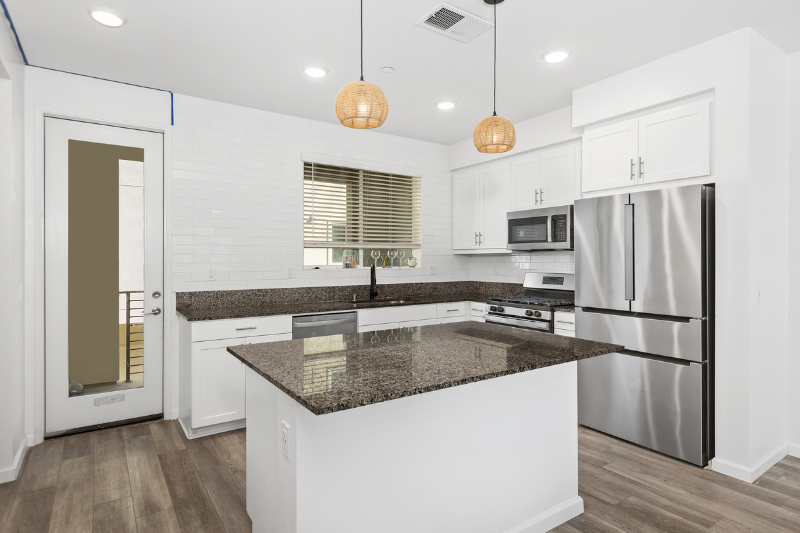 San Diego Townhome: 5272 Beachfront Cove