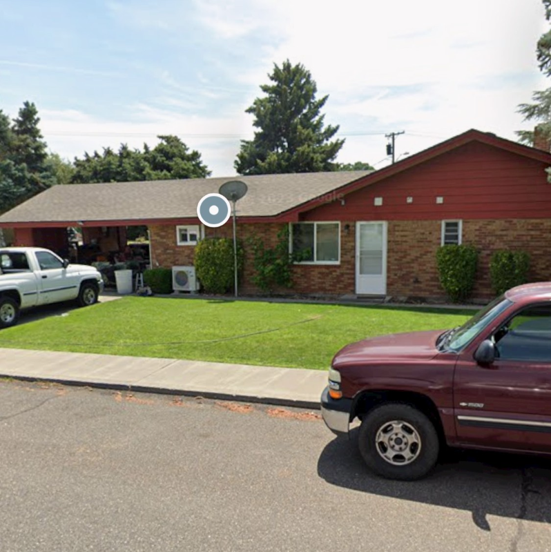 Kennewick House: 219 N. Underwood st