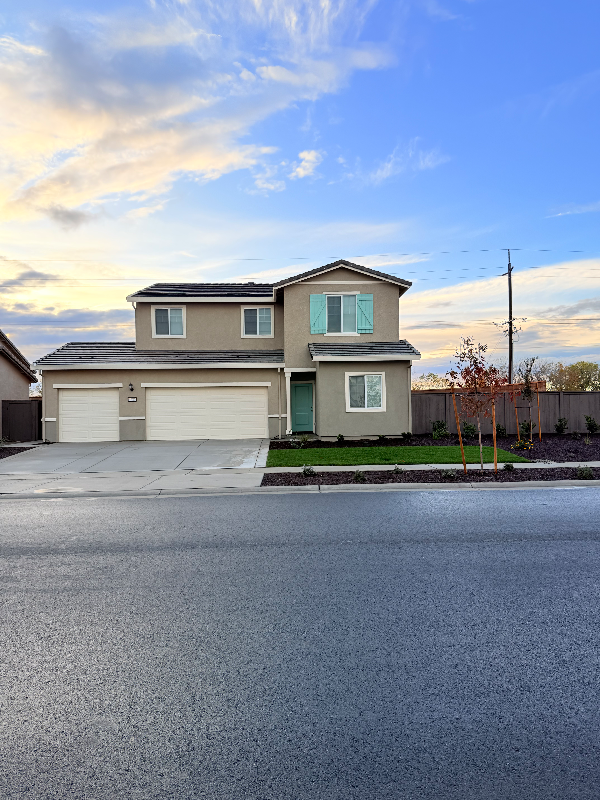 Plumas Lake House: 1486 Sea Holly St