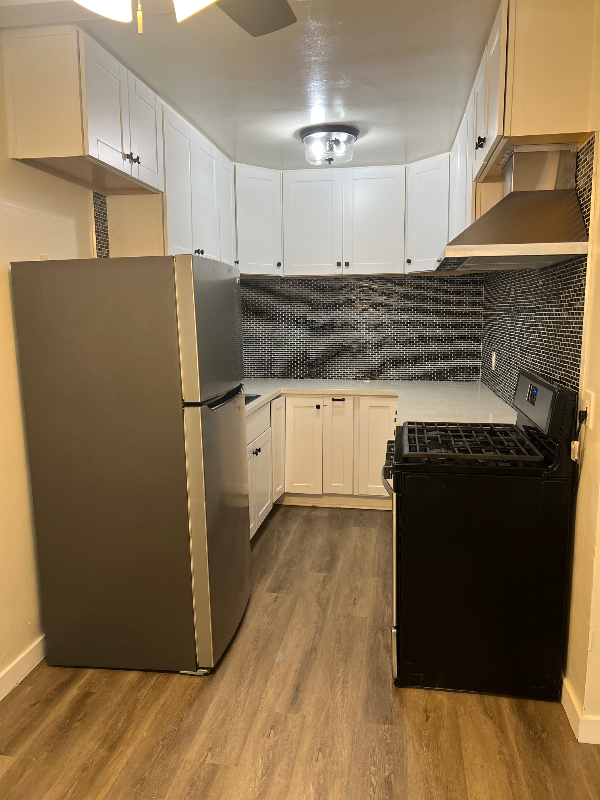 Los Angeles Apartment: 1193 n Ardmore Ave