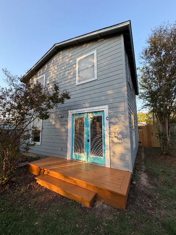 Austin Multiplex: 1410 Ashwood Rd