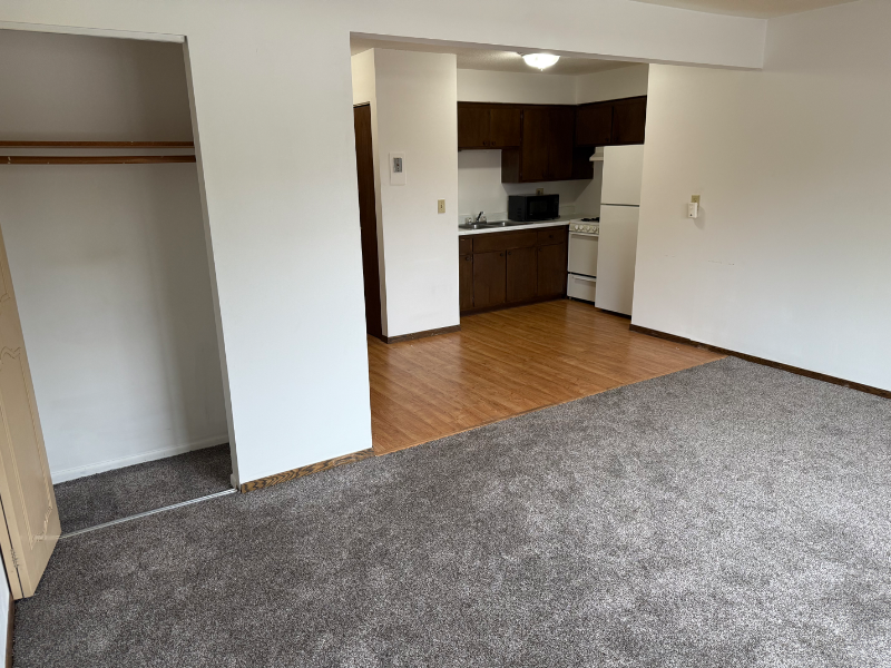 Farmington House: 515 Elm Street