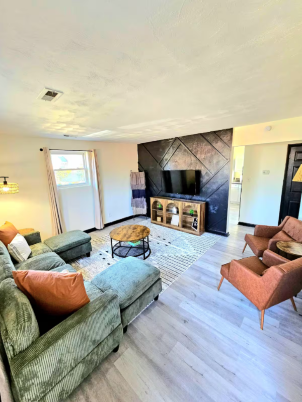 Norfolk House: 361 Cherry St