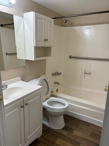 Toledo Apartment: 5123 Ryan Rd