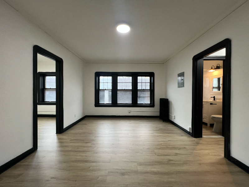 Lakewood Apartment: 1411 Roycroft Ave