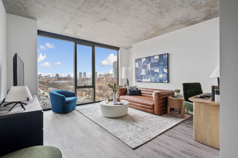 Chicago Apartment: 800 Cleveland Avenue
