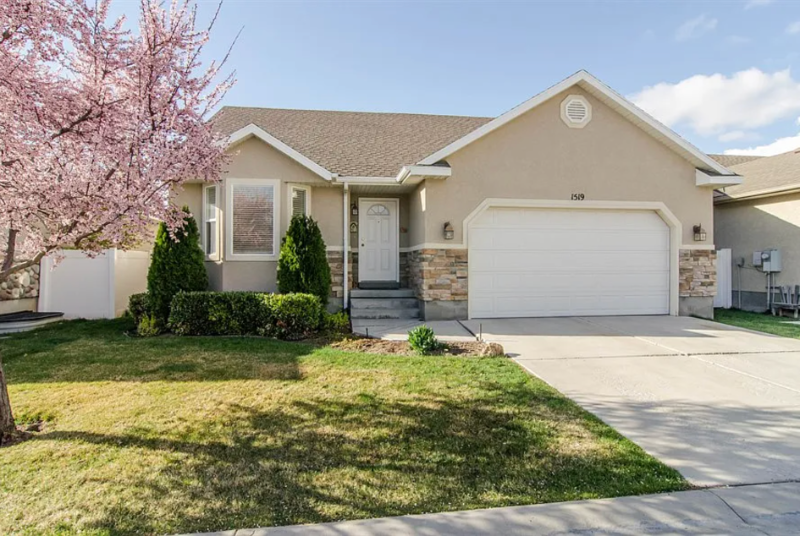West Jordan House: 1519 W Turtle Dove