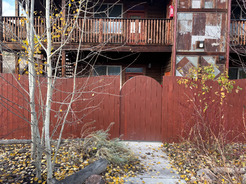 Lolo Apartment: 6186 Lay About Lane