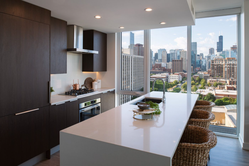 Chicago Condo: 200 West Hill