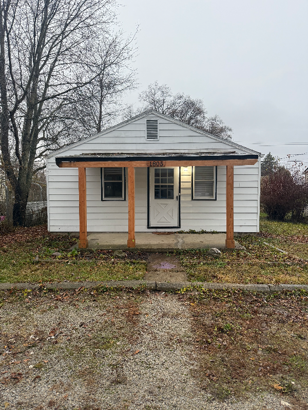 Muncie House: 1805 s spruce street