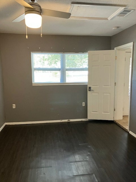 Largo House: 923 6th Ave SW