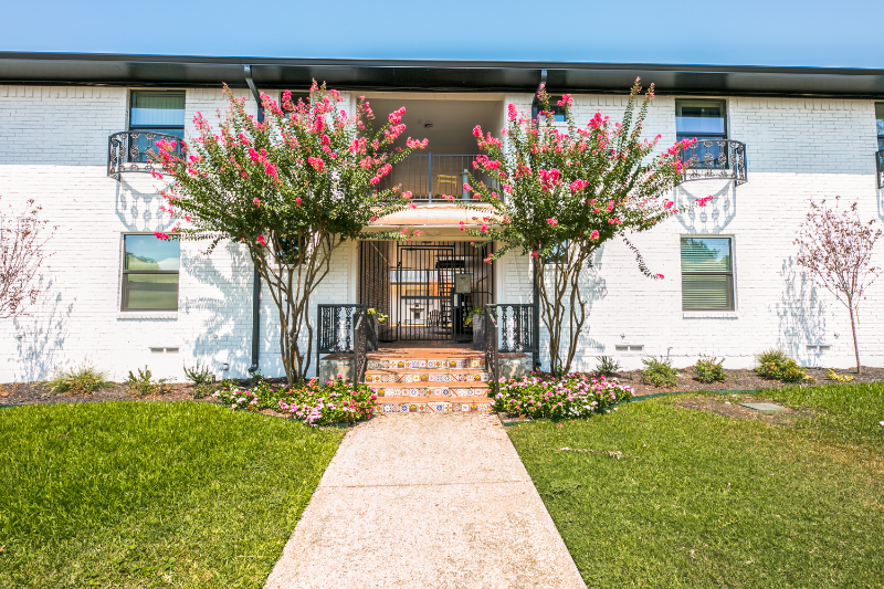 Dallas Apartment: 5221 Bonita Avenue