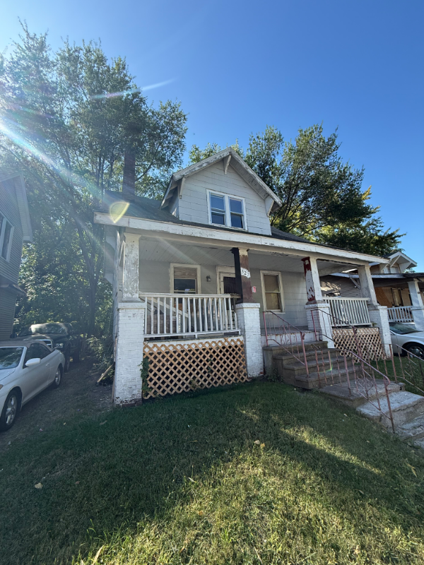 Decatur House: 327 Stuart