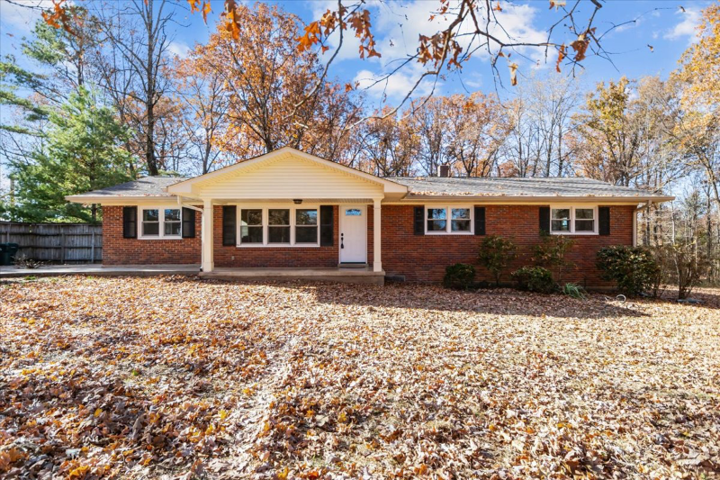 Burns House: 205 Gum Branch Rd