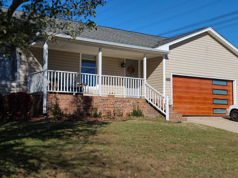 High Point House: 4219 Chilton Way