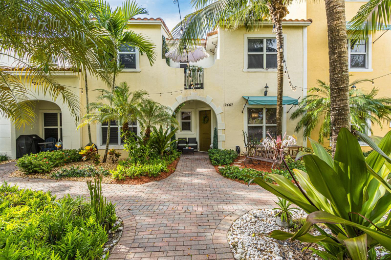 Pembroke Pines Townhome: 12467 NW 17th Ct