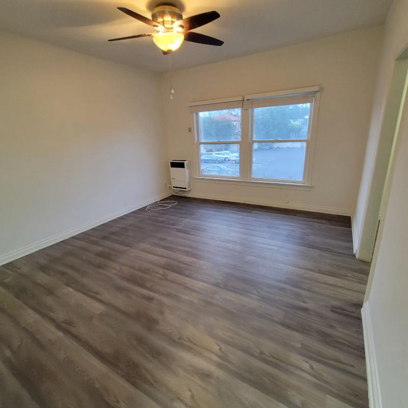 Los Angeles Apartment: 1525 N Cassil Pl