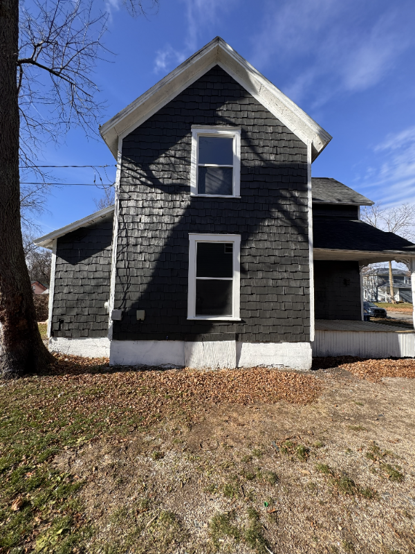 Bellefontaine House: 541 W Auburn Ave