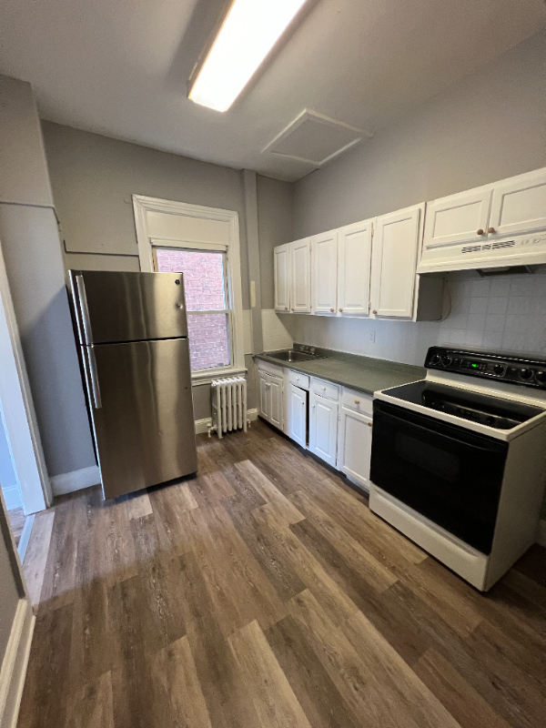 Easton Apartment: 806 Ferry St