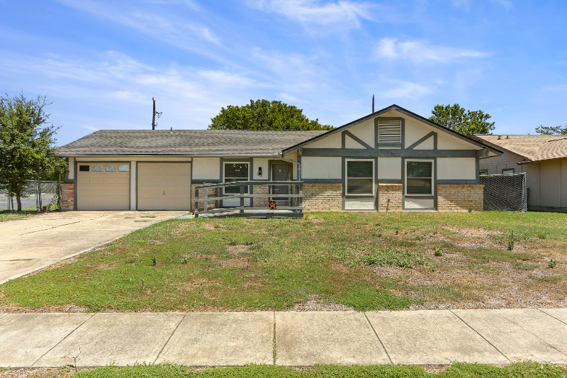 San Antonio House: 5622 Forest Lake St