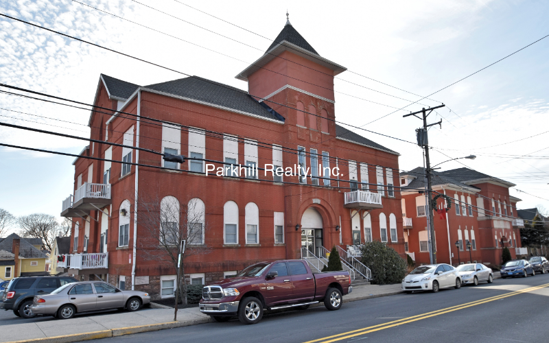 Pen Argyl Apartment: 410 W. Pennsylvania Avenue