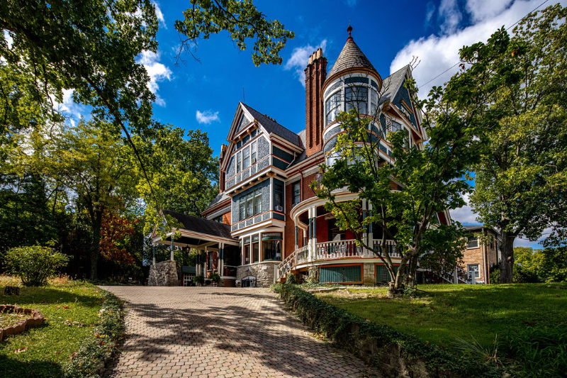 Cincinnati House: 217 Loraine Ave