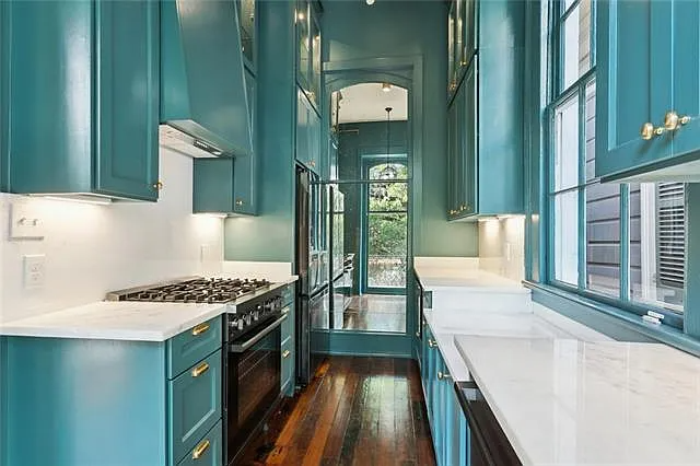 New Orleans Apartment: 632 Esplanade Ave.