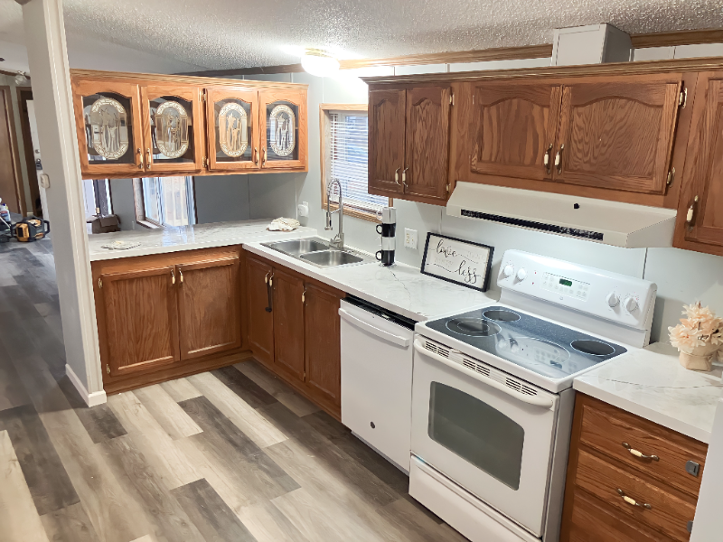 Mediapolis House: 69 Village Ct