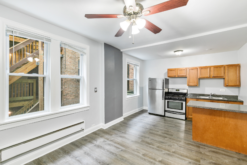 Chicago Condo: 5860 N Kenmore