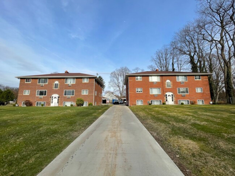 Munroe Falls Apartment: 338 N. Main Street, Apt. 6