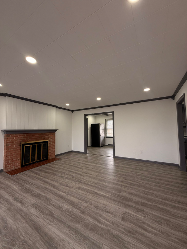 hagerstown House: 17727 Crest Dr