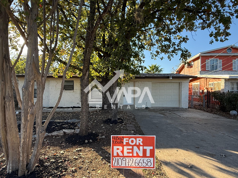 San Antonio House: 319 Surrels Ave.