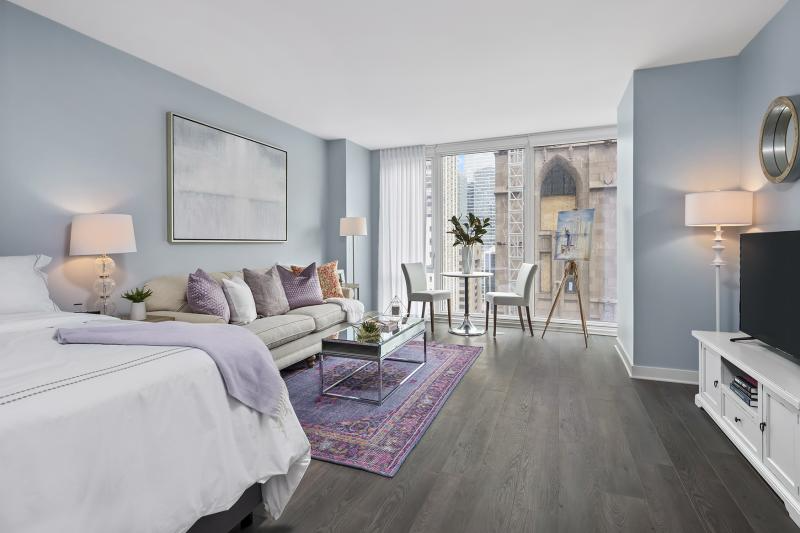 Chicago Condo: 30 W Randolph St