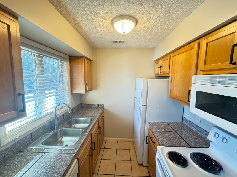 Lincoln Apartment: 1531 D Street