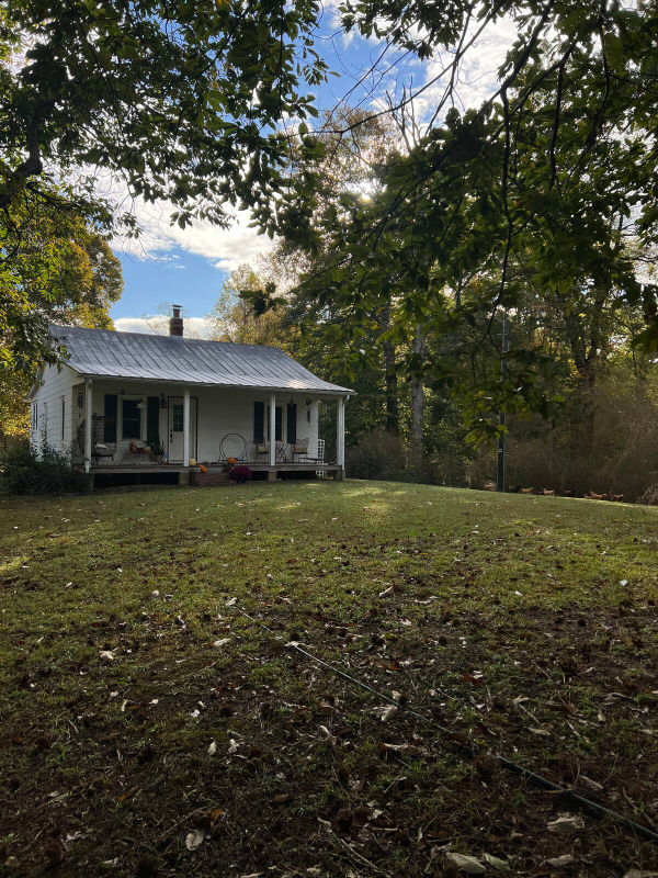 Quinton House: 3839 Poverty Hall Rd