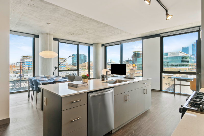 Chicago Condo: 155 north Elizabeth street