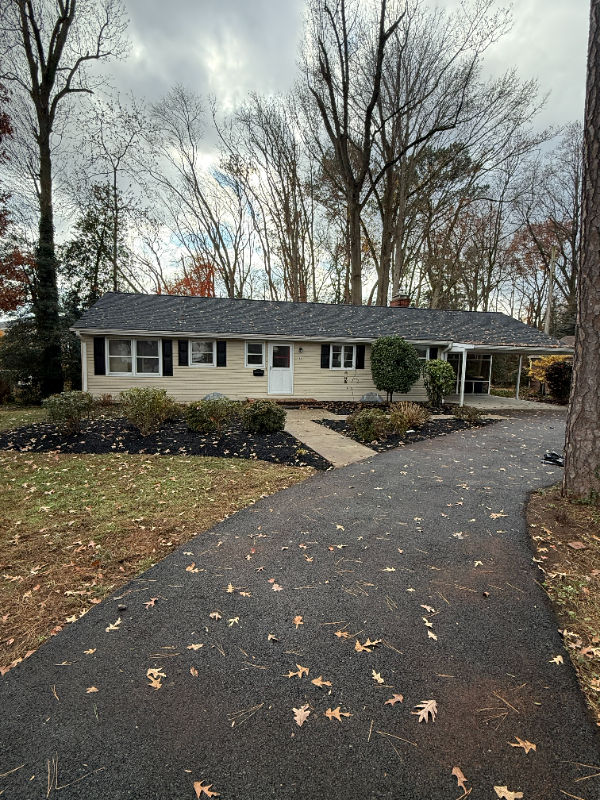 Dover House: 98 Lynnhaven Dr